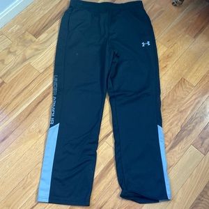 Under Armour. Youth XL. Loose fit, black with grey lettering. Never worn